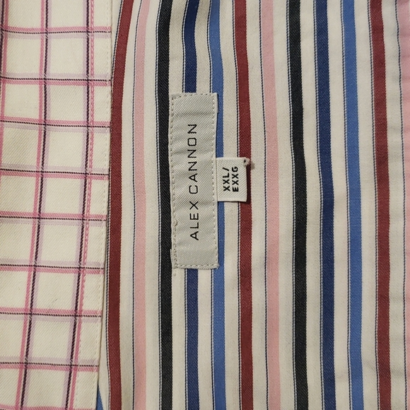 Button down - Picture 3 of 4